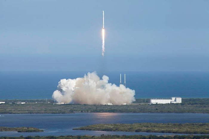 A Space X Falcon 9 rocket launched from Cape Canaveral yesterday hauling cargo and research projects to the ISS