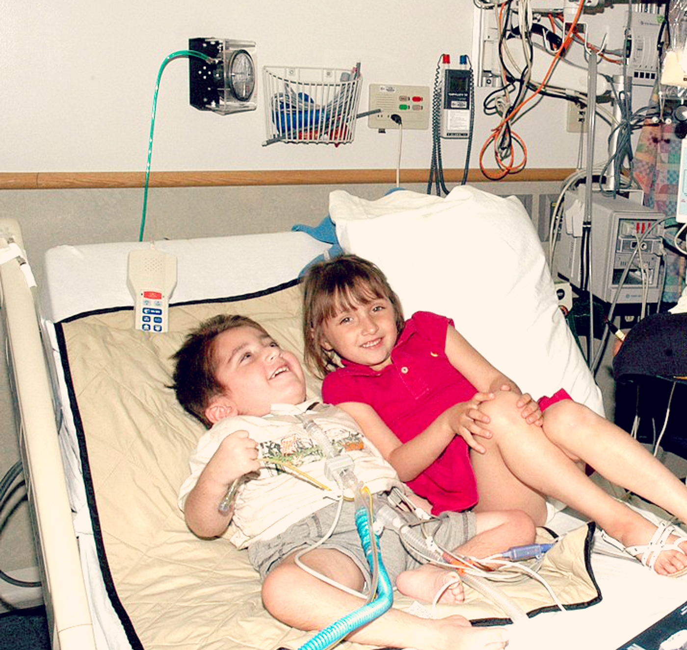 Siblings in a hospital, credit: public domain