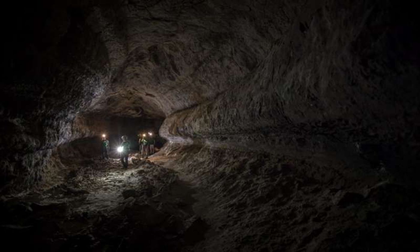 ESA astronauts explore naturally-occuring lava tubes right here on Earth.