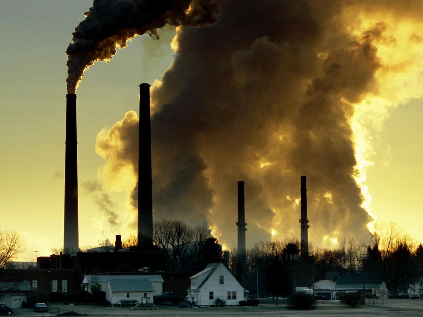 Air pollution causes diseases that lead to premature deaths around the world. Photo: National Geographic