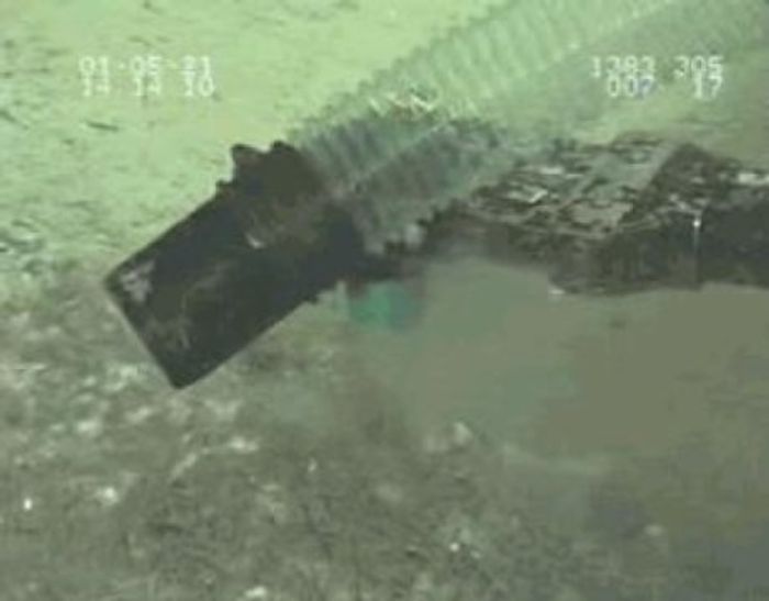 A deep-sea reservoir near Taiwan spews carbon dioxide when its slurry-like hydrate cap ruptures. Photo: National Academy of Sciences