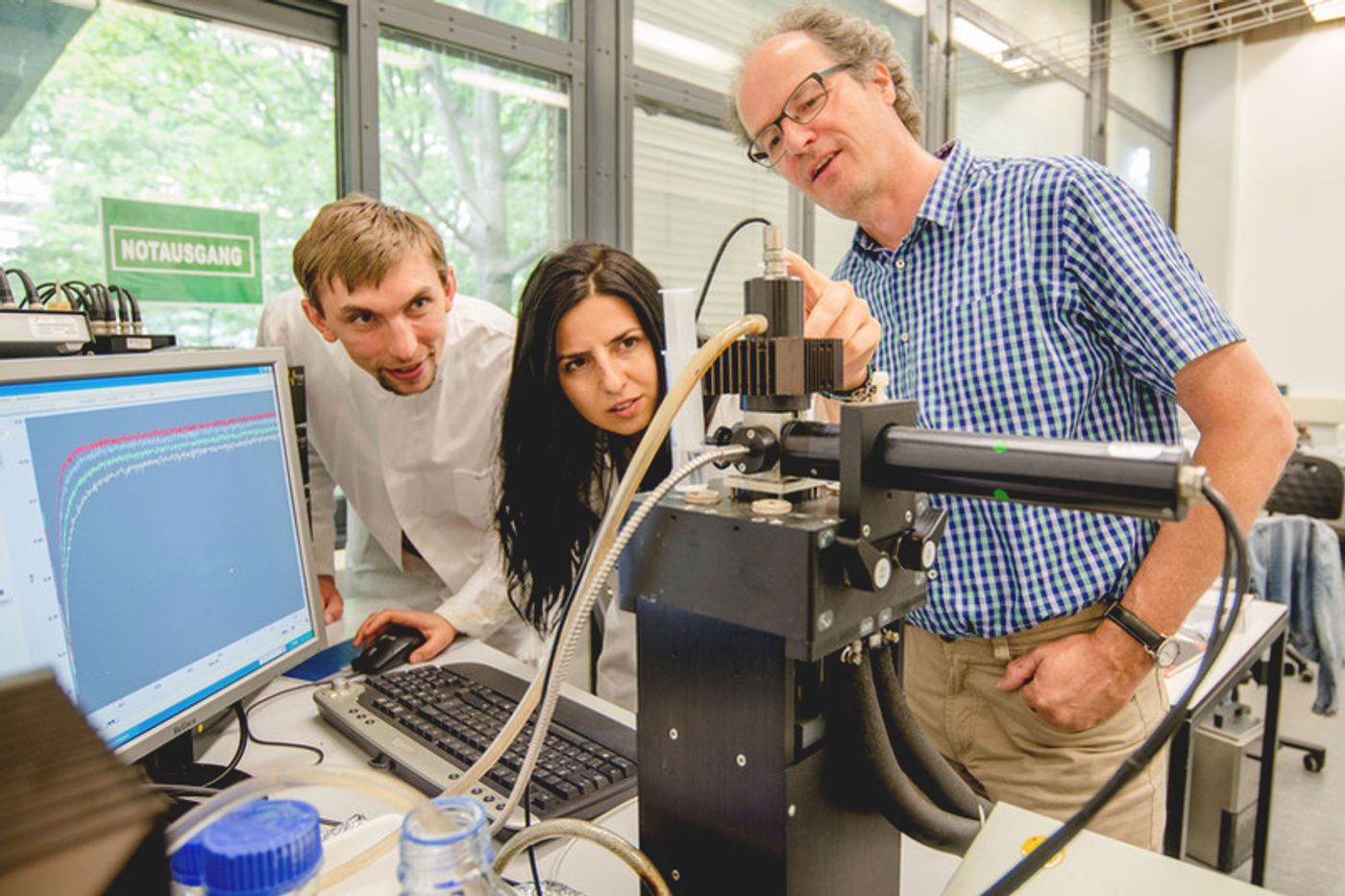 The Bochum team: Dr Sergii Shydlovskyi, Dr Semra Ince and Prof Dr Christian Herrmann. Credit: Ruhr-Universität Bochum