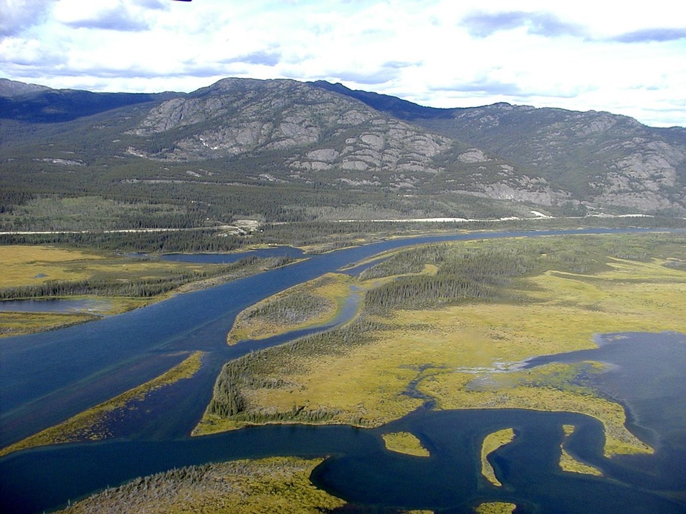 The Yukon River flows from northwestern Canada to Alaska. Source: Pixabay