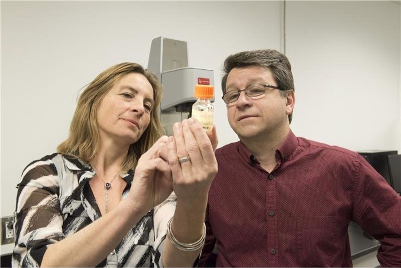 Researchers examine the injectable cancer-killing gel