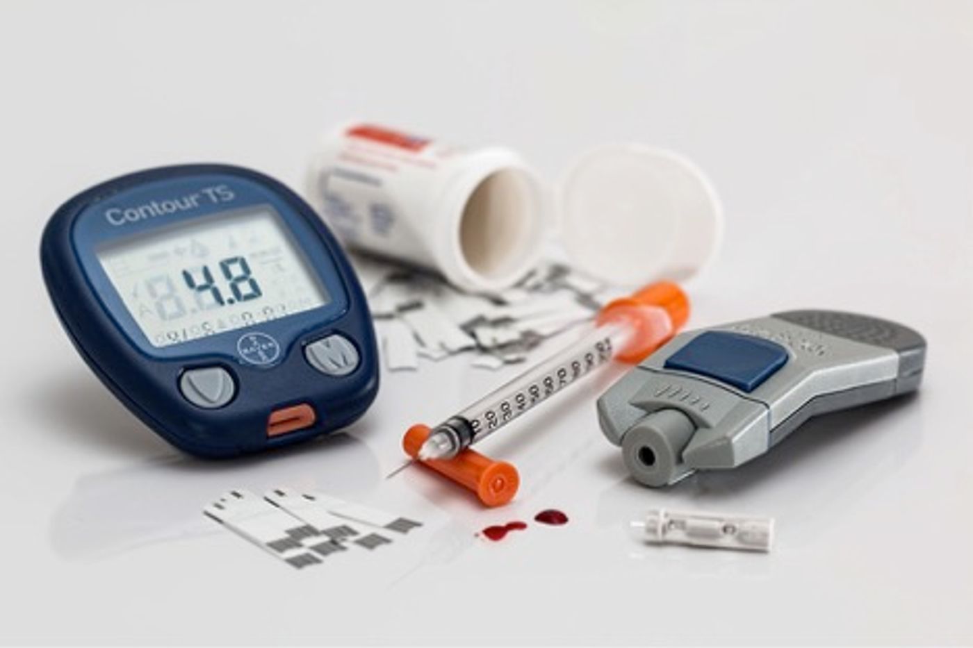 For nonprescription insulin, do the benefits outweigh the risks?