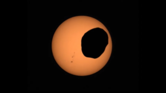 NASA's Perseverance Mars rover captured the video of Phobos eclipsing the Sun on April 2, 2022, with its Mastcam-Z camera. (Credit: NASA/JPL-Caltech/Arizona State University/Malin Space Science Systems/Space Science Institute)
