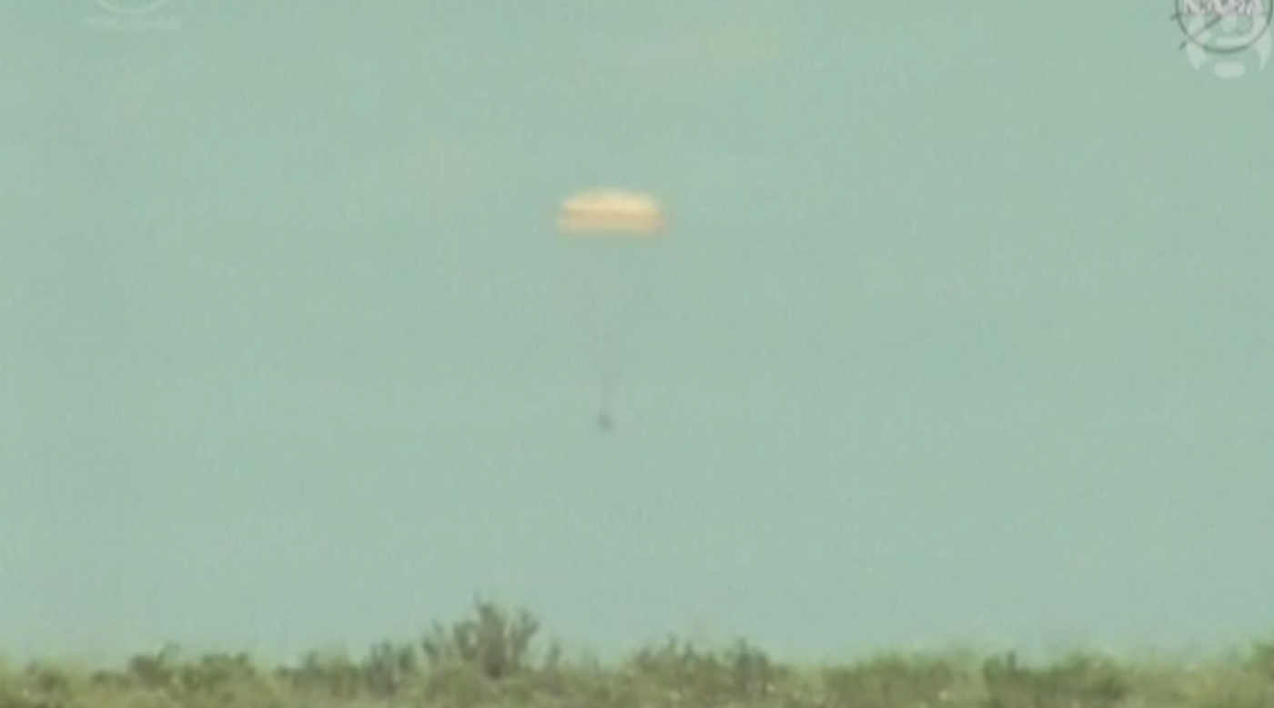 The Soyuz spacecraft has returned to Earth with British astronaut Tim Peake and NASA astronaut Tim Kopra on Saturday.