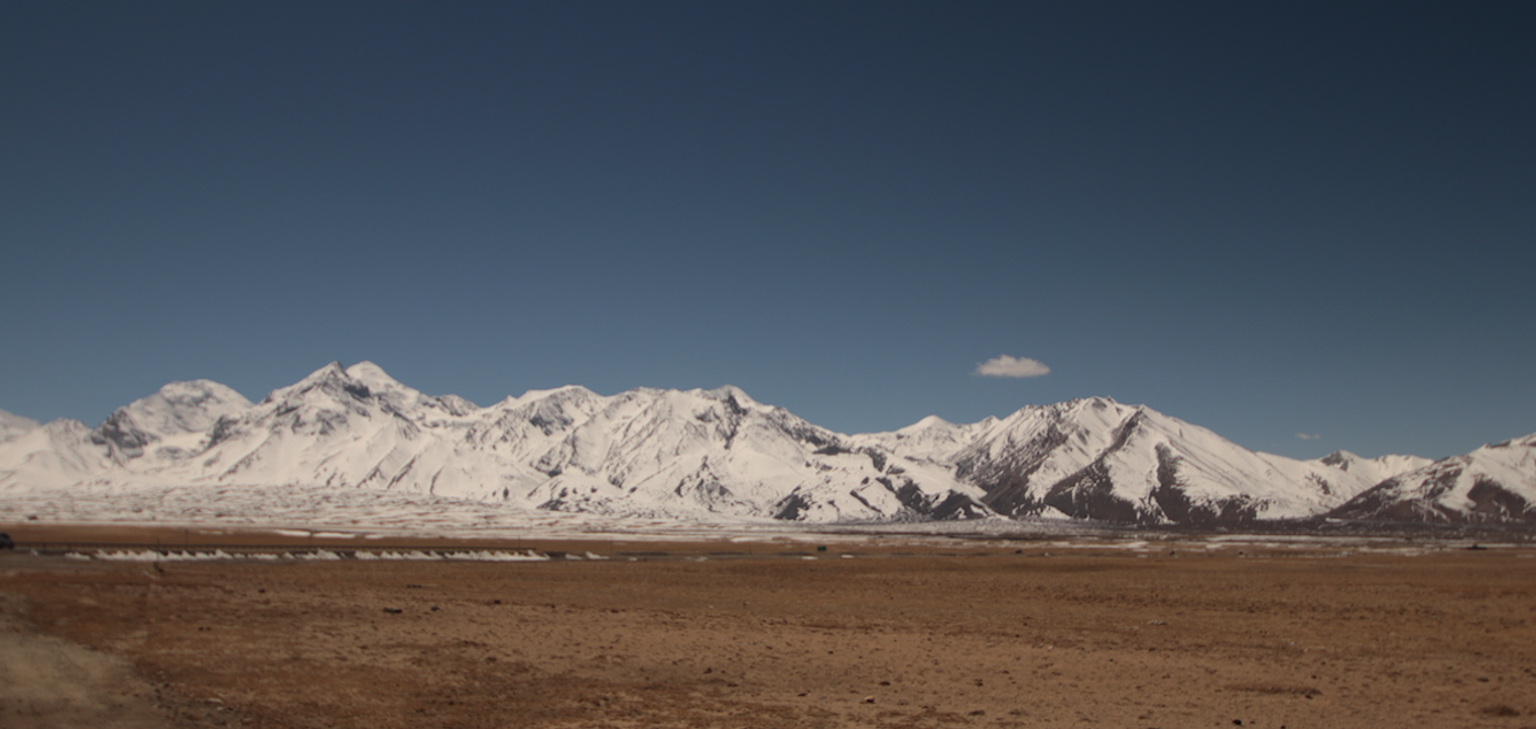 Mountains in Tibet / Image credit: © Carmen Leitch