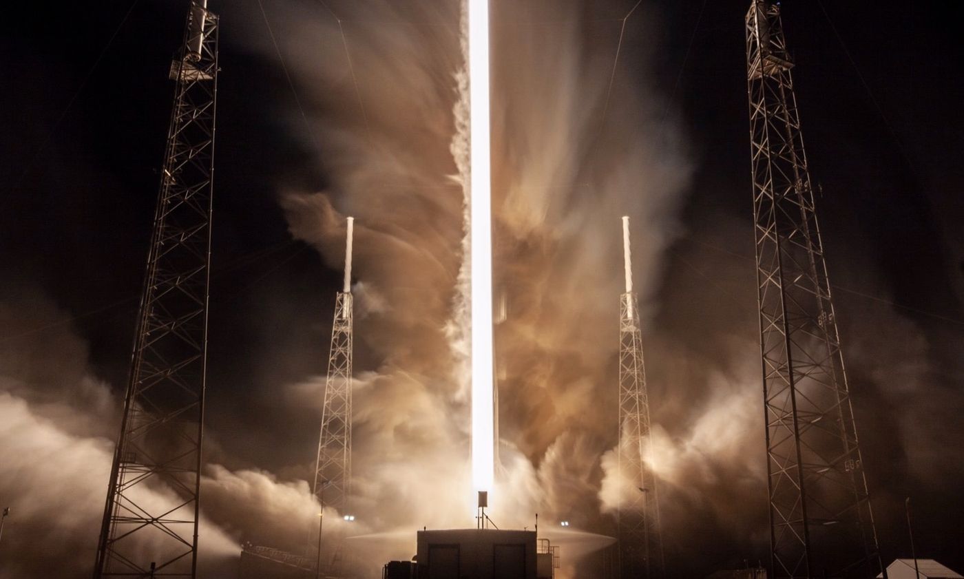 A beautiful photograph of the launch.