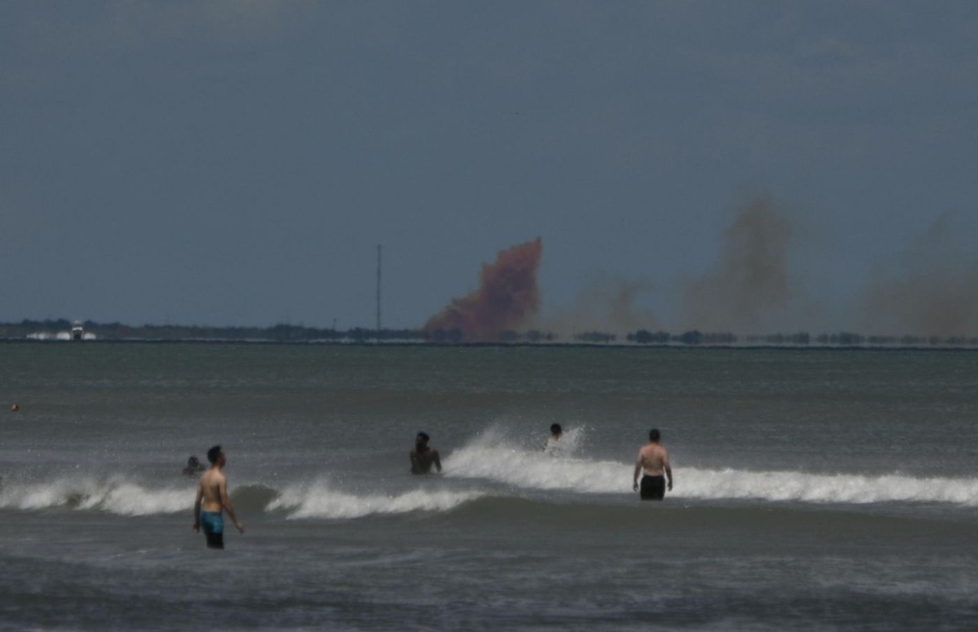 An image of the smoke originating from the SpaceX Crew Dragon capsule on Saturday.
