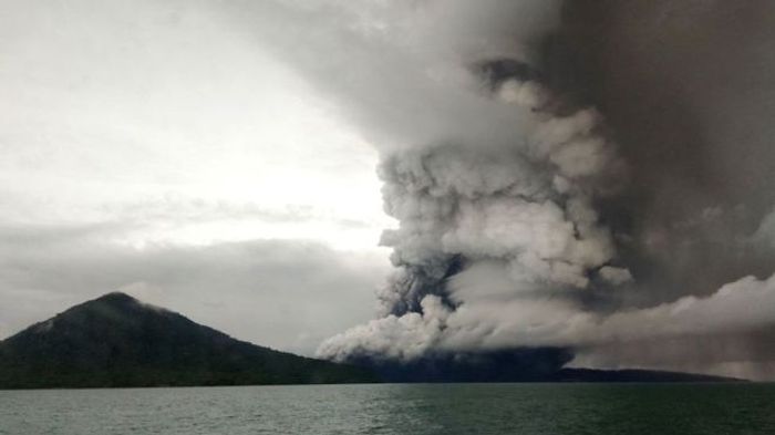 The eruption spewed ash and dust into the surrounding area. Photo: BBC