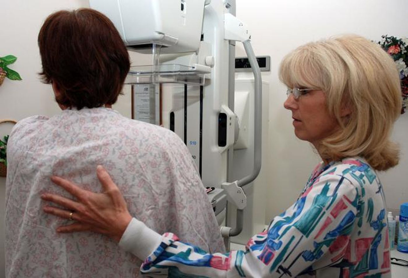 Study suggests that breast density isn't a strong risk factor for cancer