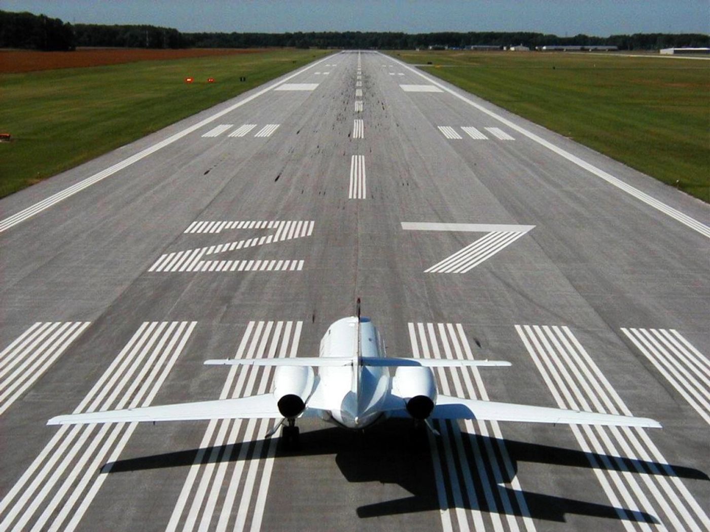 airport runway, credit: http://blog.elevatingtheupstate.com