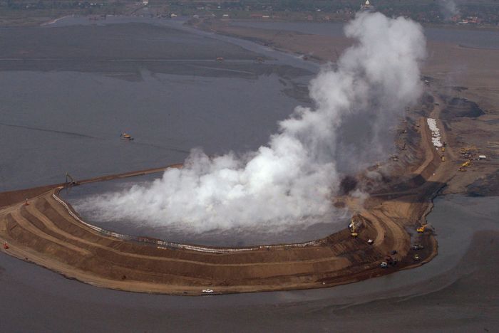 The Lusi eruption destroyed the surrounding area with constant floes of boiling mud. Photo: ABC