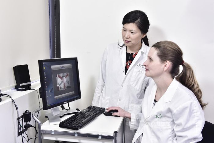 Assistant Professor Rutsuko Ito (left) and postdoctoral fellow Annett Schumacher in the Neurobiology of Learning and Motivation Lab at U of T Scarborough. / Credit: U of T Scarborough
