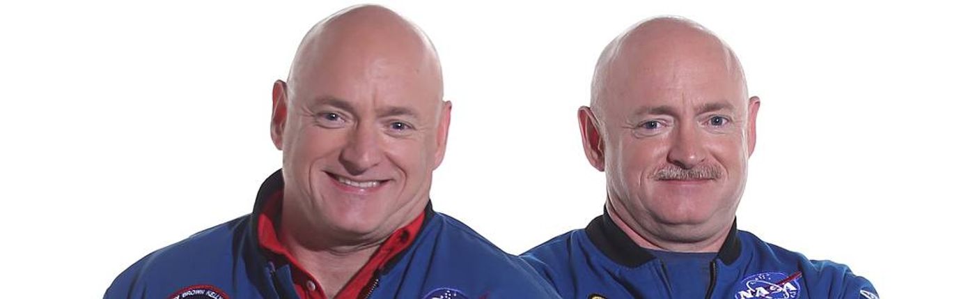 Scott Kelly (left) and Mark Kelly (right).