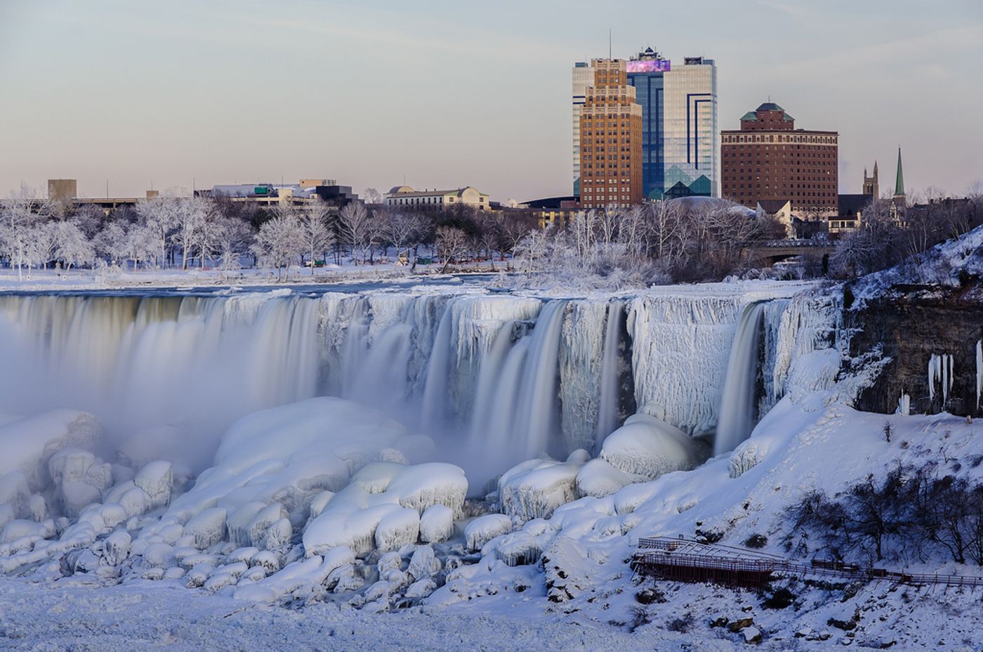 Frozen Niagara Falls. Photo: NOAA