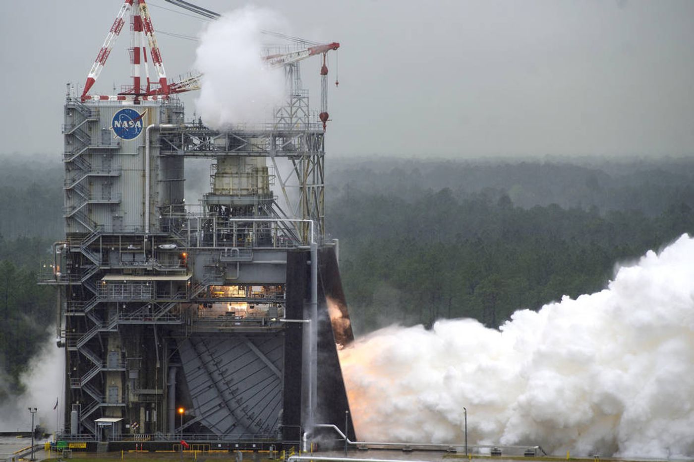 NASA test-fires an RS-25 engine for the SLS rocket.