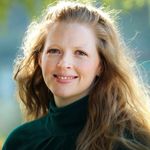 Connect Across 1000s of Expertly Curated Genomics Datasets Using QIAGEN's Immunology Focused DiseaseLand Database