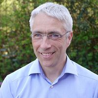 Aggregating and Sharing Clinical Evidence to Improve the Diagnosis of Rare Diseases