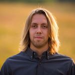 Manipulating environmental inputs to optimize genetic expression