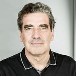 Immunomodulation and immunogenicity of human MSC-like cells : What did we learn from in vitro and in vivo studies ?