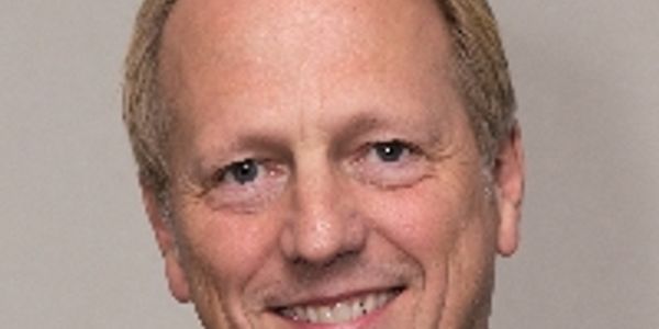 Diversity of extracellular vesicles and their cargo in cell-to-cell communication