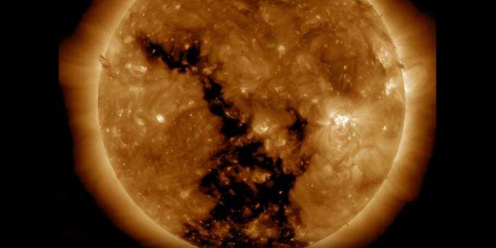 SDO Spies Massive Coronal Hole in the Sun in Time for Christmas