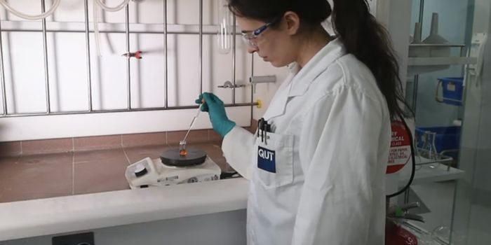 Using Green Light to Create Molecular Bonds