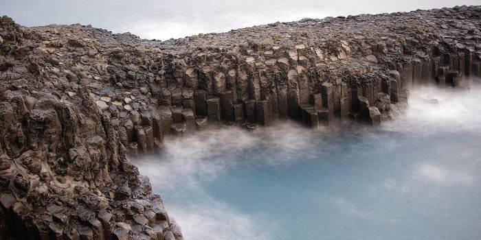 Can This Shockingly Simple Model Explain How Life Arose?