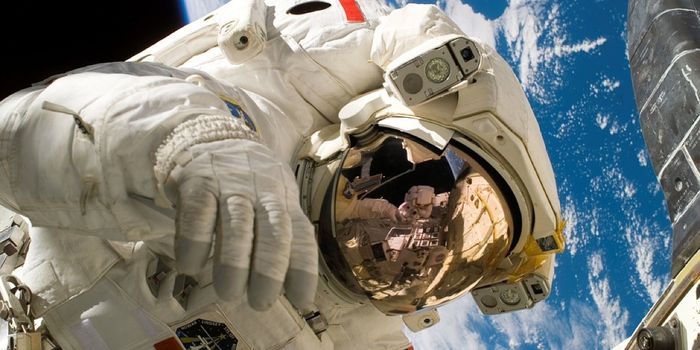 This is Why NASA Colors its Spacesuits White