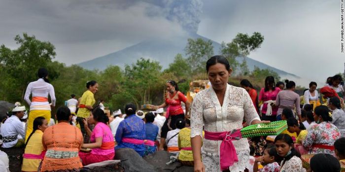 Bali prepares for huge volcanic eruption