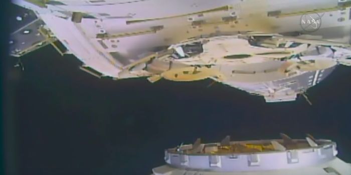 Watch SpaceX's Dragon Cargo Ship Dock with the International Space Station