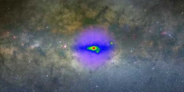 Astronomers Baffled by the Strange Glow at the Center of Milky Way
