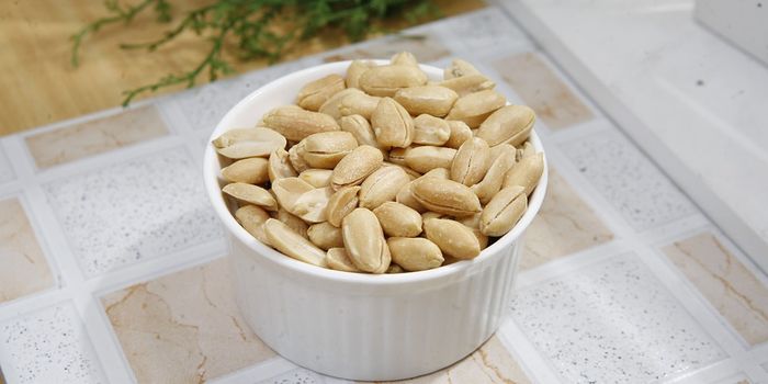 Eat Peanuts With Dinner to Build Stronger Arteries