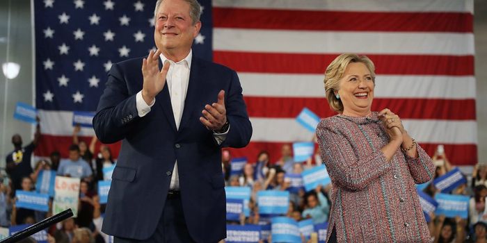 Al Gore backs Clinton's stance on climate change