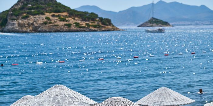 Solar methanol islands