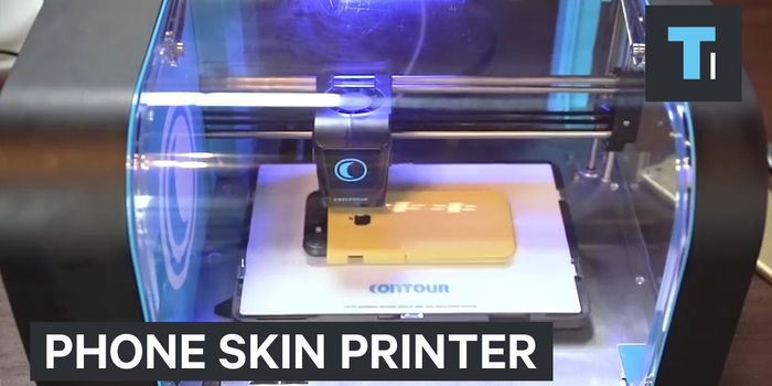This Desktop-Sized Printer Puts Vinyl Skins on Your Smartphone