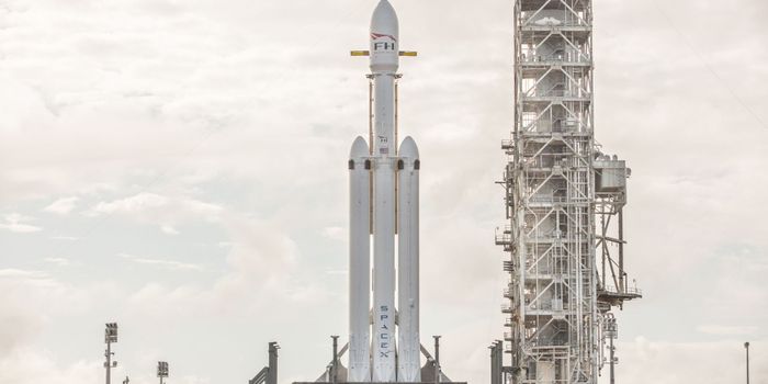 SpaceX's Falcon Heavy Rocket Stands Tall at Launchpad 39A