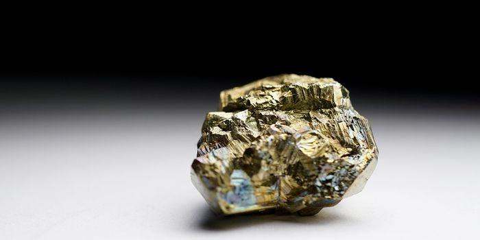 How to make fool's gold magnetic