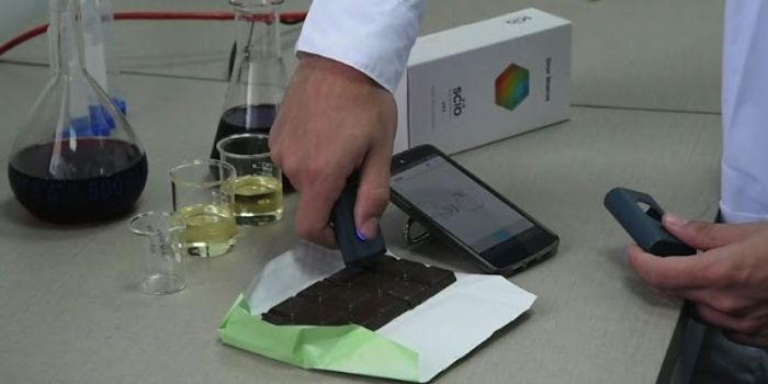 Pocket Device Analyzes Chemical Composition of Food, Drink and Medication