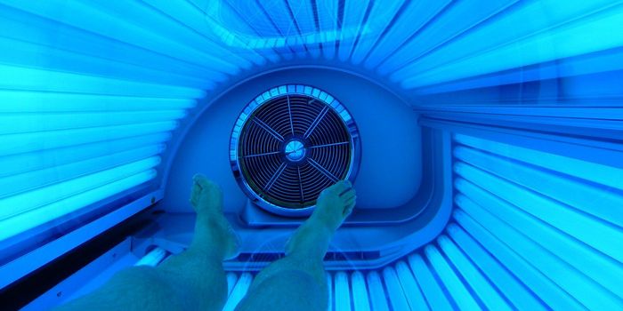 Are Popular Gyms Promoting Indoor Tanning?