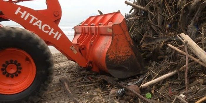 Garbage emergency in Bali