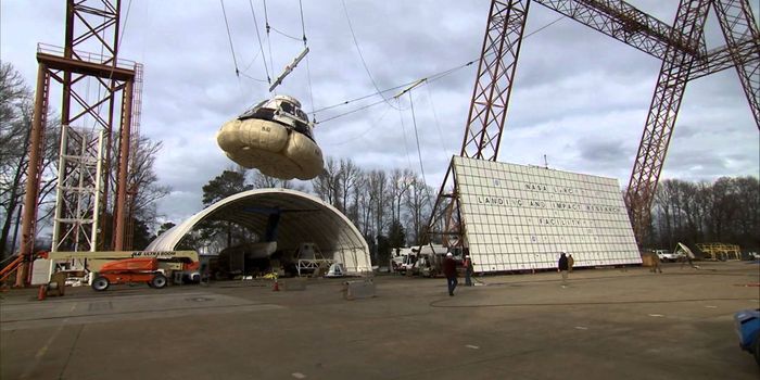 Watch NASA Drop-test a Boeing Starliner Astronaut Capsule