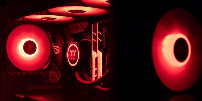 Staring into Deep Red Light Improves Eyesight