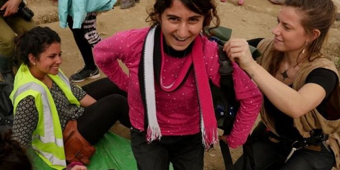 Refugees recycle: boats to bags