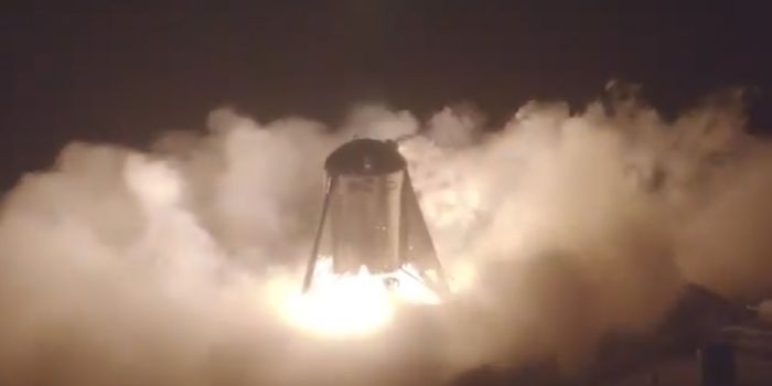 SpaceX's Starhopper Prototype Makes First Untethered Flight