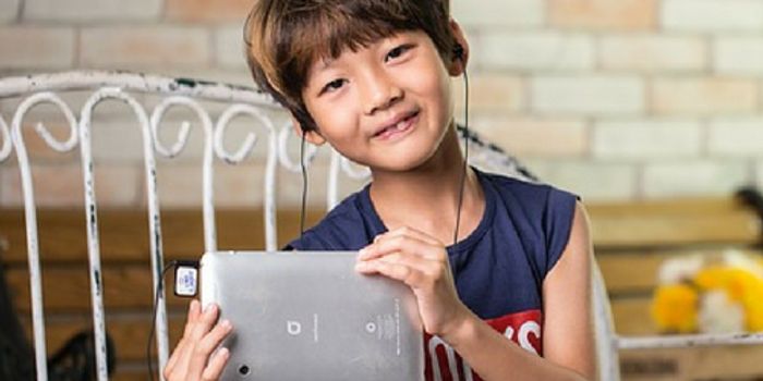 Headphones, Children, and Tablet Use: Is Your Child's Hearing at Risk?