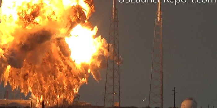Dramatic Video Shows SpaceX Falcon 9 Explosion at Cape Canaveral