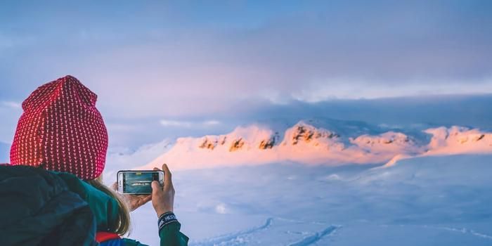 Do hikers need a backup to phone maps in the outdoors?